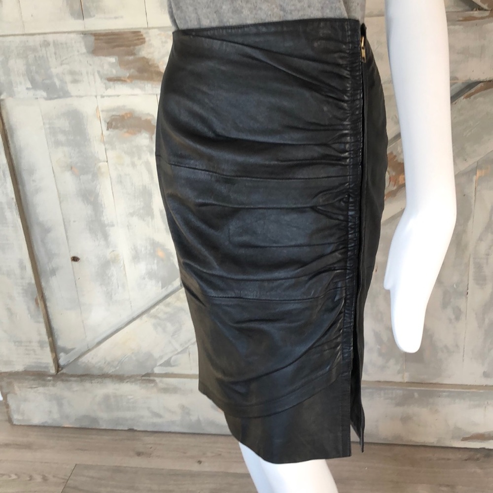 Vintage 80’s rouched zippered leather pencil skirt black small